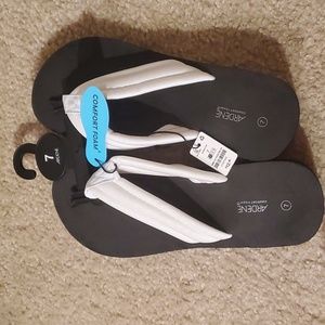 Ardene Black and White Flip Flops